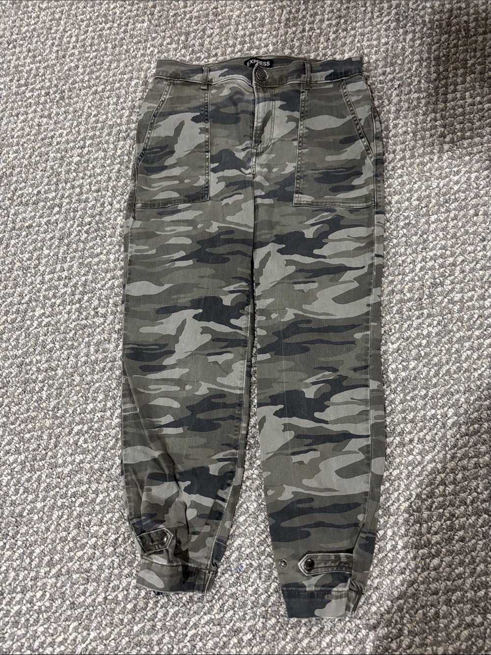 Express Camo Cropped Straight High Rise Jeans - Olive